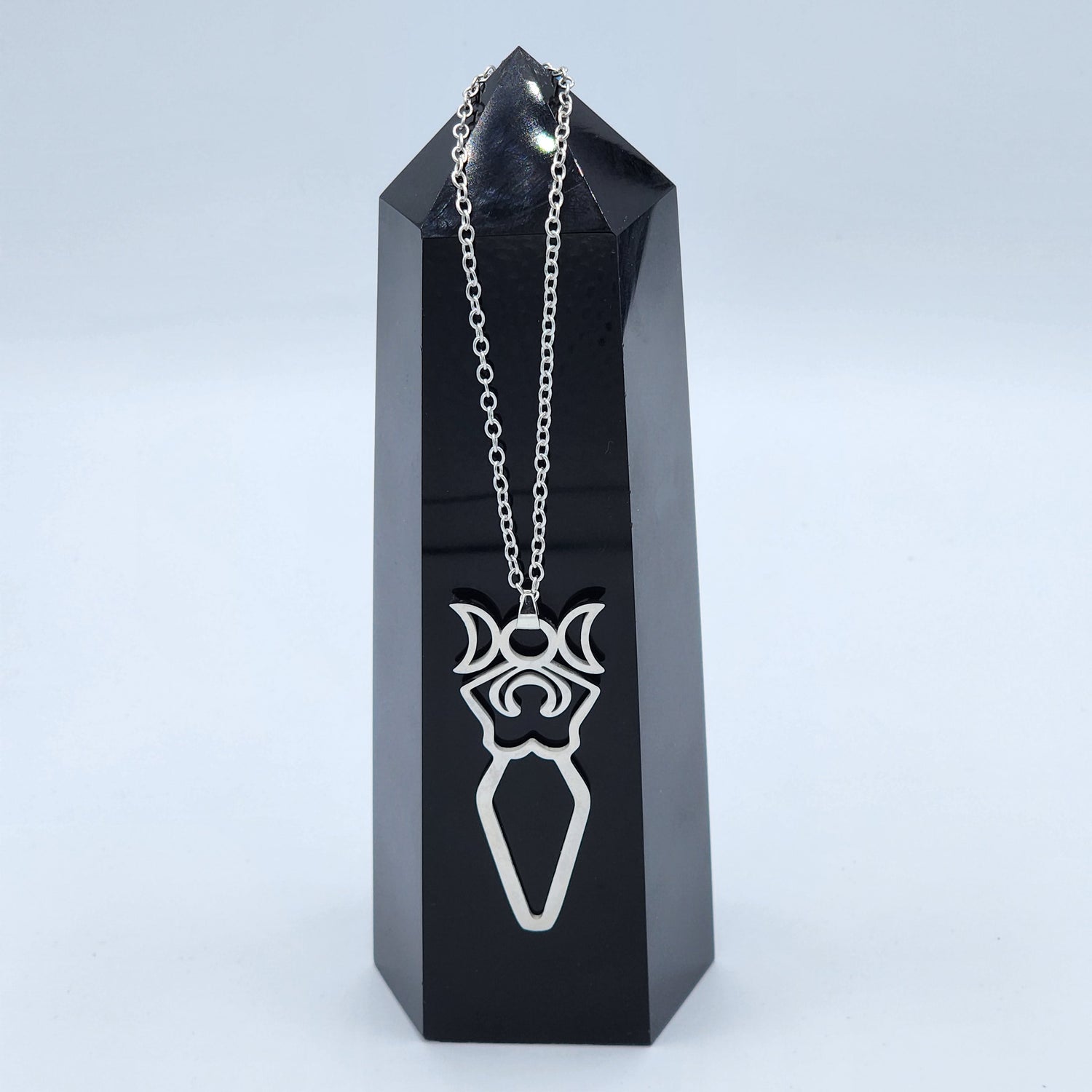 Pendants & Necklaces: Embrace Elegance and Individuality with Healing Crystals
