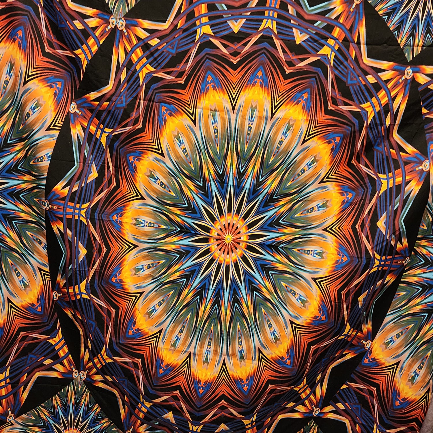 Linens, Throws & Pillows