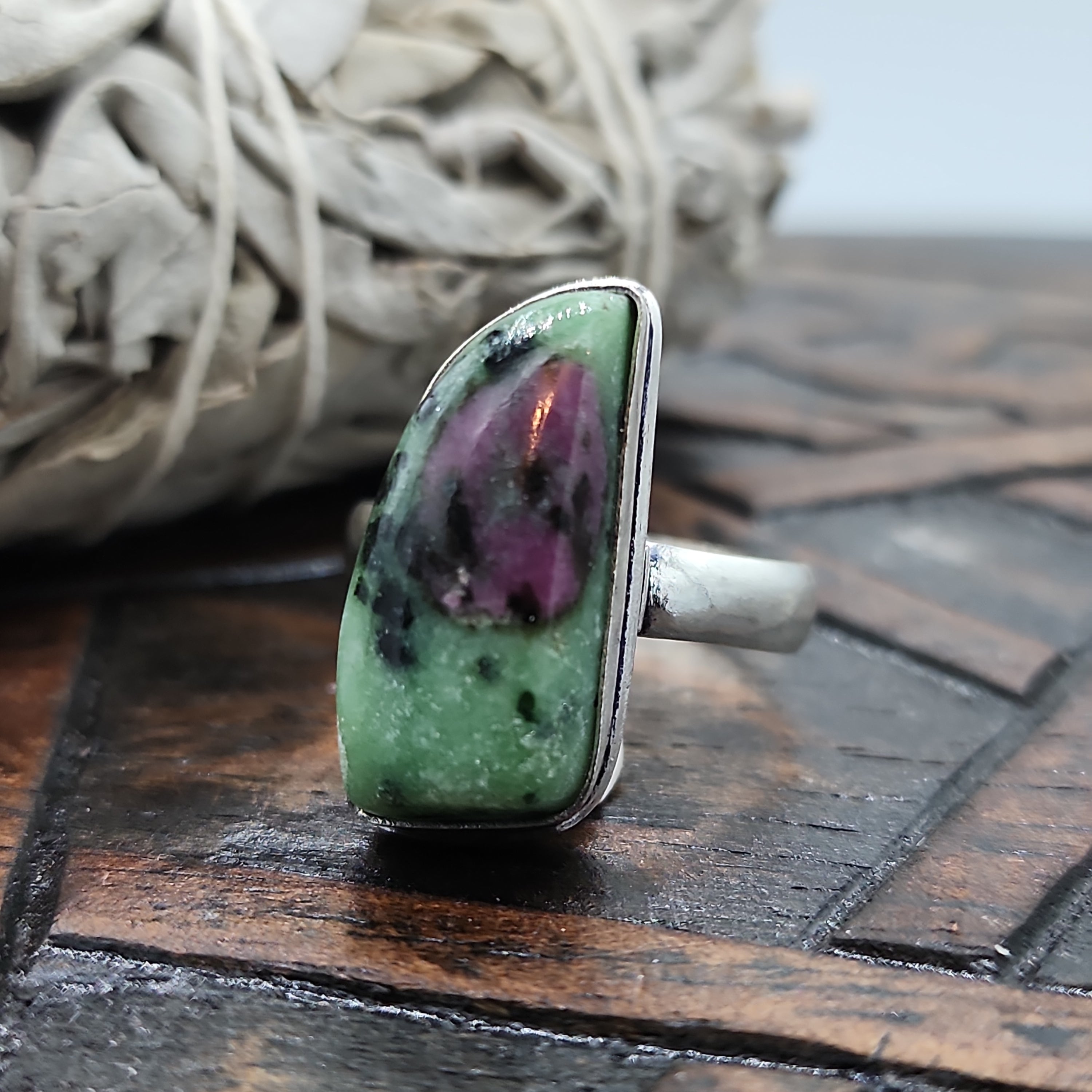 Zoisite ring deals